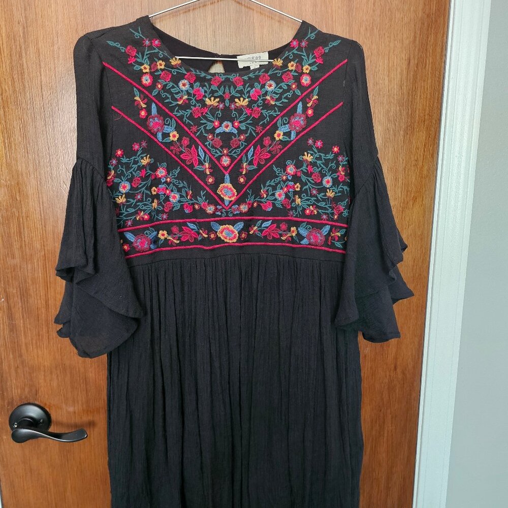 Summer Dress | Size S | Black with embroidered flowers | Like-New